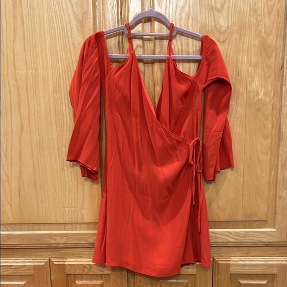 Lovers + Friends Off Shoulder Dress - Picture 4 of 12